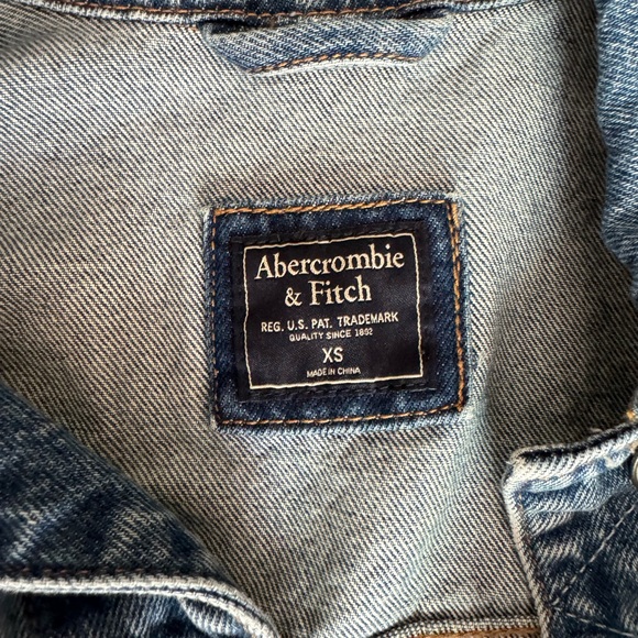 Abercrombie Oversized Jean Jacket - Picture 2 of 3